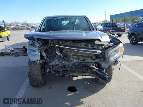2018 GMC Canyon 4WD SLT with VIN 1GTP6DE11J1302382, listed as a IAAI auction lot 41318784 with 114,981 mi miles. Bid and sale history available at carsss.com. Image 12.