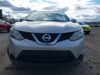 2017 Nissan Rogue SL z VIN JN1BJ1CR7HW141374, wystawiony jako IAAI lot #42017382 z przebiegiem 197 956 mil mil oraz . Historia ofert i sprzedaży dostępna na DreamBid. Obrazek 6.