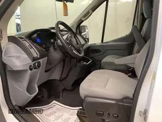 2017 Ford Transit XL z VIN 1FBAX2CM4HKA64864, wystawiony jako IAAI lot #42636468 z przebiegiem 56 010 mil mil oraz . Historia ofert i sprzedaży dostępna na DreamBid. Obrazek 24.