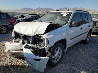 2007 GMC Envoy SLE with VIN 1GKDT13S572171793, listed as a Copart auction lot 75861104 with 0 mi miles and Salvage Title. Bid and sale history available at carsss.com. Image 1.