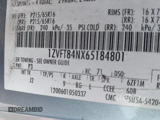 2006 Ford Mustang Standard z VIN 1ZVFT84NX65184801, wystawiony jako IAAI lot #42490407 z przebiegiem 207 792 mil mil oraz . Historia ofert i sprzedaży dostępna na DreamBid. Obrazek 9.