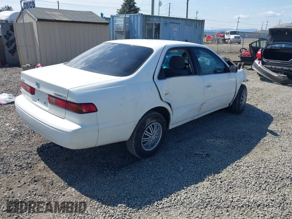 1999 Toyota Camry LE z VIN 4T1BG22K0XU862535, wystawiony jako IAAI lot #42116856 z przebiegiem 186 094 mil mil oraz . Historia ofert i sprzedaży dostępna na DreamBid. Obrazek 4.
