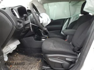 2022 Jeep Renegade Latitude with VIN ZACNJDB10NPN90182, listed as a Copart auction lot 44916335 with 25,664 mi miles and Salvage title. Bid and sale history available at DreamBid. Image 7.
