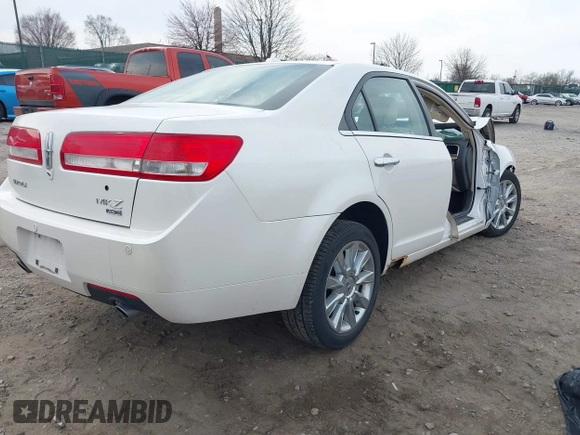 2011 Lincoln MKZ with VIN 3LNHL2JC3BR762719, listed as a IAAI auction lot 41839668 with Not provided miles and . Bid and sale history available at DreamBid. Image 4.