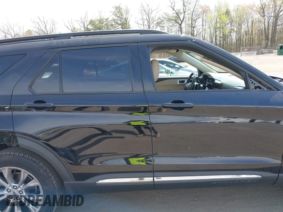 2020 Ford Explorer XLT with VIN 1FMSK8DH1LGB72160, listed as a IAAI auction lot 41992052 with 79,556 mi miles. Bid and sale history available at carsss.com. Image 14.