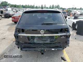 2019 Volkswagen Atlas SE with VIN 1V2UR2CA6KC510456, listed as a Copart auction lot 61210805 with 100,359 mi miles and Salvage title. Bid and sale history available at DreamBid. Image 6.