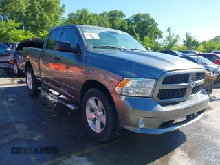 2013 Ram 1500 Express z VIN 1C6RR6FT0DS562483, wystawiony jako IAAI lot #42288176 z przebiegiem 130 406 mil mil oraz . Historia ofert i sprzedaży dostępna na DreamBid. Obrazek 1.