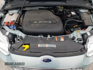 2013 Ford Focus Electric z VIN 1FADP3R46DL146756, wystawiony jako Copart lot #43419335 z przebiegiem 57 142 mil mil oraz Szkody całkowita. Historia ofert i sprzedaży dostępna na DreamBid. Obrazek 12.