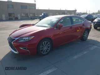 2018 Lexus ES 300h z VIN JTHBW1GG5J2193461, wystawiony jako IAAI lot #42370795 z przebiegiem 85 658 mil mil oraz . Historia ofert i sprzedaży dostępna na DreamBid. Obrazek 2.