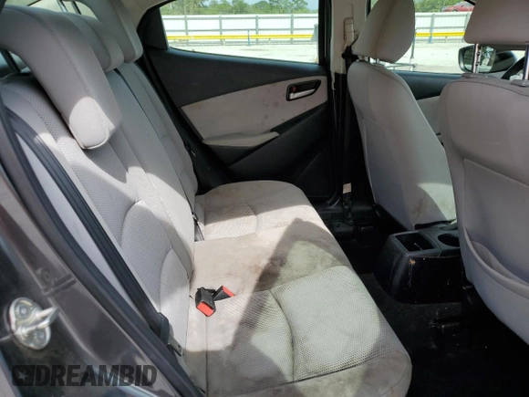 2019 Toyota Yaris L z VIN 3MYDLBYV0KY500741, wystawiony jako Copart lot #53882565 z przebiegiem 118 190 mil mil oraz Nie do naprawy • Non repairable. Historia ofert i sprzedaży dostępna na DreamBid. Obrazek 10.