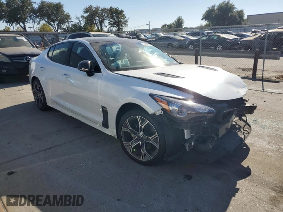 2020 Kia Stinger GT-Line with VIN KNAE15LA8L6083745, listed as a Copart auction lot 70219424 with 24,135 mi miles and Salvage Title. Bid and sale history available at carsss.com. Image 4.