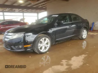 2012 Ford Fusion SE z VIN 3FAHP0HA1CR121464, wystawiony jako Copart lot #56767625 z przebiegiem 180 596 mil mil oraz Szkody całkowita. Historia ofert i sprzedaży dostępna na DreamBid. Obrazek 1.