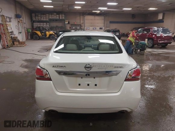 2015 Nissan Altima SL with VIN 1N4BL3AP3FC144071, listed as a IAAI auction lot 41526660 with 204,142 mi miles and . Bid and sale history available at carsss.com. Image 16.