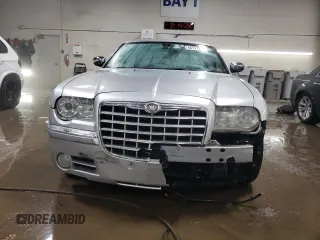 2005 Chrysler 300 with VIN 2C3JA63H25H176366, listed as a Copart auction lot 44174295 with 181,498 mi miles and Salvage Title. Bid and sale history available at carsss.com. Image 5.