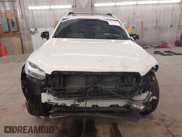 2019 Volvo XC90 Momentum with VIN YV4A22PK3K1452939, listed as a IAAI auction lot 41359960 with 96,973 mi miles. Bid and sale history available at carsss.com. Image 13.