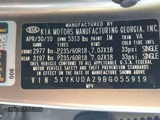 2011 Kia Sorento EX with VIN 5XYKUDA29BG055919, listed as a IAAI auction lot 42105406 with 146,302 mi miles. Bid and sale history available at carsss.com. Image 9.
