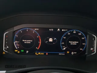 2021 Volkswagen Atlas SEL Premium z VIN 1V2TC2CA0MC204403, wystawiony jako Copart lot #83546004 z przebiegiem 30 314 mil mil oraz Szkoda całkowita • Salvage title. Historia ofert i sprzedaży dostępna na DreamBid. Obrazek 9.