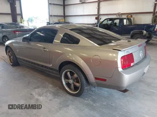 2009 Ford Mustang with VIN 1ZVHT80N995124334, listed as a IAAI auction lot 39901598 with 165,586 mi miles and . Bid and sale history available at carsss.com. Image 3.