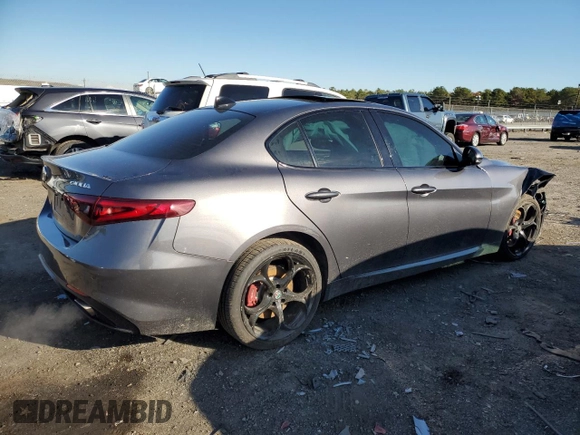 2017 Alfa Romeo Giulia Ti with VIN ZARFAEEN3H7557065, listed as a Copart auction lot 67892372 with 71,661 mi miles. Bid and sale history available at carsss.com. Image 3.