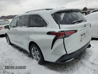2022 Toyota Sienna Limited with VIN 5TDZSKFCXNS068163, listed as a Copart auction lot 81827224 with 40,821 mi miles and Salvage Title. Bid and sale history available at carsss.com. Image 2.