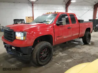 2011 GMC Sierra 2500HD SLE with VIN 1GT220CGXBZ309453, listed as a Copart auction lot 46461115 with 108,876 mi miles and Salvage Title. Bid and sale history available at carsss.com. Image 1.