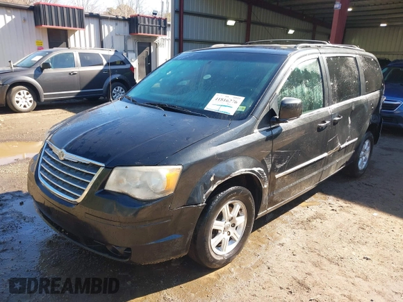 2010 Chrysler Town & Country Touring with VIN 2A4RR5DX0AR320261, listed as a IAAI auction lot 41816276 with 260,000 mi miles. Bid and sale history available at carsss.com. Image 17.