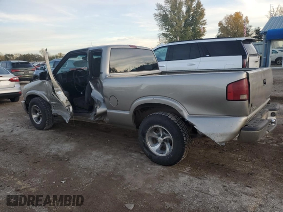 2001 Chevrolet S-10 LS with VIN 1GCCS19581K162217, listed as a Copart auction lot 79950614 with 200,950 mi miles and Salvage Title. Bid and sale history available at DreamBid. Image 2.