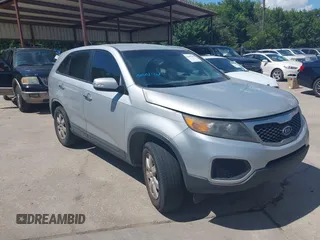 2013 Kia Sorento LX with VIN 5XYKT3A16DG381328, listed as a IAAI auction lot 42608500 with 327,026 mi miles and . Bid and sale history available at DreamBid. Image 1.
