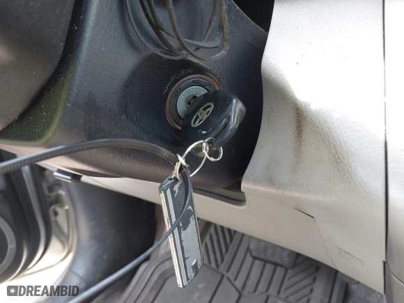 2008 Toyota RAV4 Ltd with VIN JTMBD31V486074748, listed as a IAAI auction lot 42121498 with 220,597 mi miles. Bid and sale history available at carsss.com. Image 11.