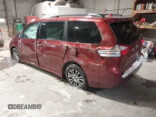 2018 Toyota Sienna XLE Auto Access Seat with VIN 5TDYZ3DC6JS920230, listed as a IAAI auction lot 41566438 with 186,213 mi miles. Bid and sale history available at carsss.com. Image 3.