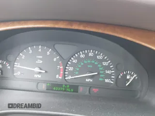 2000 Jaguar S-Type V8 z VIN SAJDA01D0YGL07334, wystawiony jako IAAI lot #42365276 z przebiegiem 63 379 mil mil oraz . Historia ofert i sprzedaży dostępna na DreamBid. Obrazek 6.