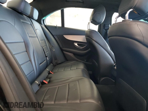 2018 Mercedes-Benz C 300 z VIN 55SWF4JB5JU266535, wystawiony jako Copart lot #61848525 z przebiegiem 121 869 mil mil oraz Szkoda całkowita • Salvage title. Historia ofert i sprzedaży dostępna na DreamBid. Obrazek 10.