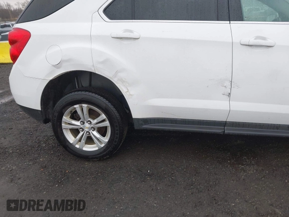2015 Chevrolet Equinox LT with VIN 2GNALBEK2F6298012, listed as a IAAI auction lot 41960936 with 105,617 mi miles. Bid and sale history available at carsss.com. Image 12.