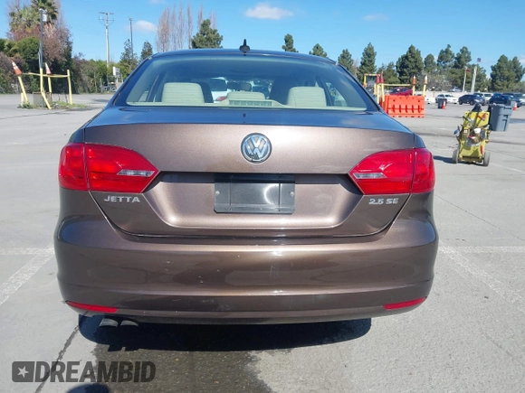 2011 Volkswagen Jetta Sedan SE w/Convenience & Sunroof PZEV with VIN 3VWDZ7AJ8BM388647, listed as a IAAI auction lot 41924260 with 156,583 mi miles. Bid and sale history available at carsss.com. Image 16.
