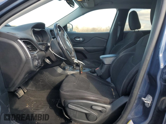 2020 Jeep Cherokee Latitude with VIN 1C4PJMCB8LD540418, listed as a Copart auction lot 49804425 with 81,190 mi miles and Salvage Title. Bid and sale history available at carsss.com. Image 7.