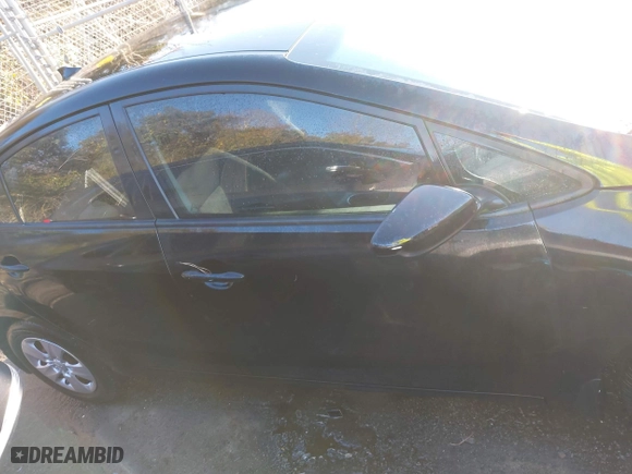 2016 Kia Forte LX with VIN KNAFK4A61G5612006, listed as a IAAI auction lot 41772530 with 86,647 mi miles. Bid and sale history available at carsss.com. Image 13.