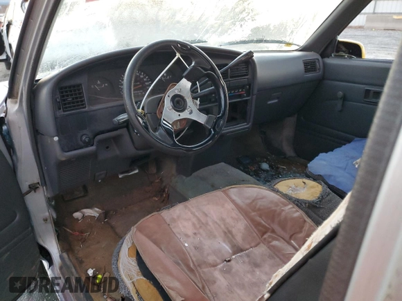1990 Toyota 2WD Pickups DX with VIN JT4RN93P1L5021226, listed as a Copart auction lot 41758625 with 305,926 mi miles and Salvage Title. Bid and sale history available at carsss.com. Image 8.