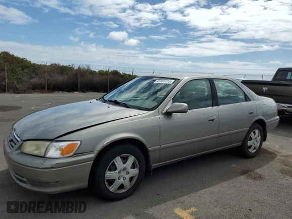 2001 Toyota Camry LE z VIN JT2BF22K310338343, wystawiony jako Copart lot #45181715 z przebiegiem 183 500 mil mil oraz Szkoda całkowita • Salvage title. Historia ofert i sprzedaży dostępna na DreamBid. Obrazek 1.