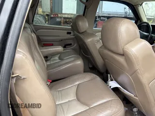 2002 GMC Yukon SLE z VIN 1GKEC13Z62R254487, wystawiony jako Copart lot #47266555 z przebiegiem 281 876 mil mil oraz Czysty tytuł • Clean title. Historia ofert i sprzedaży dostępna na DreamBid. Obrazek 6.