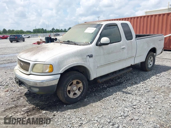 2003 Ford F-150 XL z VIN 1FTRX18W03NA25313, wystawiony jako IAAI lot #42147555 z przebiegiem 143 837 mil mil oraz . Historia ofert i sprzedaży dostępna na DreamBid. Obrazek 2.