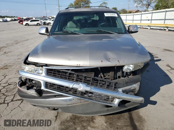 2000 Chevrolet Suburban LT with VIN 3GNEC16T2YG136424, listed as a Copart auction lot 74735894 with 495,172 mi miles and Salvage Title. Bid and sale history available at carsss.com. Image 5.
