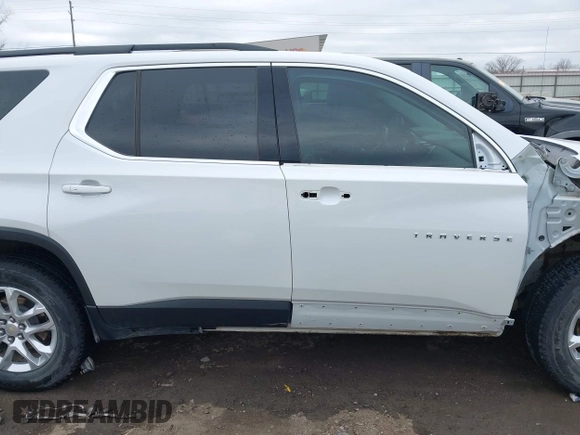 2019 Chevrolet Traverse LT Cloth with VIN 1GNERGKW8KJ106481, listed as a IAAI auction lot 41705659 with 51,119 mi miles. Bid and sale history available at carsss.com. Image 14.