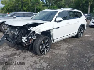 2024 Volkswagen Atlas SEL Premium R-Line z VIN 1V2FR2CA3RC528268, wystawiony jako IAAI lot #40248966 z przebiegiem 13 401 mil mil oraz . Historia ofert i sprzedaży dostępna na DreamBid. Obrazek 17.