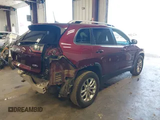 2019 Jeep Cherokee Latitude z VIN 1C4PJMCB7KD127453, wystawiony jako IAAI lot #42100924 z przebiegiem 97 414 mil mil oraz . Historia ofert i sprzedaży dostępna na DreamBid. Obrazek 4.