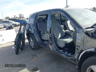 2022 Toyota Highlander LE with VIN 5TDZZRAH4NS096760, listed as a IAAI auction lot 41421802 with 28,379 mi miles and . Bid and sale history available at DreamBid. Image 6.
