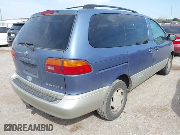 1999 Toyota Sienna LE with VIN 4T3ZF13C2XU147508, listed as a IAAI auction lot 41833859 with 275,682 mi miles. Bid and sale history available at carsss.com. Image 4.