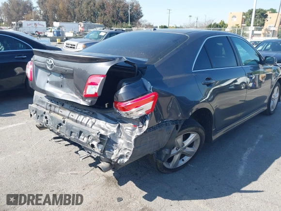 2011 Toyota Camry LE z VIN 4T1BF3EKXBU197608, wystawiony jako IAAI lot #41848207 z przebiegiem 131 676 mil mil oraz . Historia ofert i sprzedaży dostępna na DreamBid. Obrazek 6.