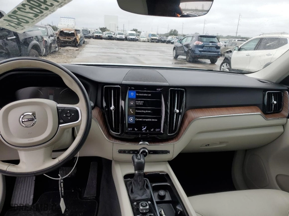 2021 Volvo XC60 Momentum with VIN YV4102DK6M1744632, listed as a Copart auction lot 79962784 with 117,766 mi miles and Salvage Title. Bid and sale history available at carsss.com. Image 8.