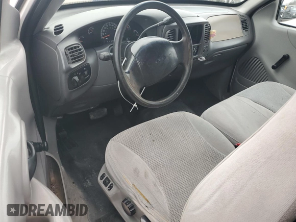 2000 Ford F-150 XL with VIN 1FTRX17W7YNB87528, listed as a Copart auction lot 88470995 with 0 mi miles and Salvage Title. Bid and sale history available at carsss.com. Image 8.