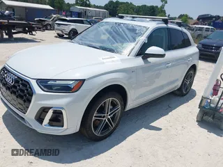 2023 Audi Q5 S line Premium Plus с VIN WA1E2AFY3P2087775, выставлен на аукционе IAAI как лот 42566888 с пробегом 10 456 миль миль и . История ставок и продаж доступна на DreamBid. Изображение 2.